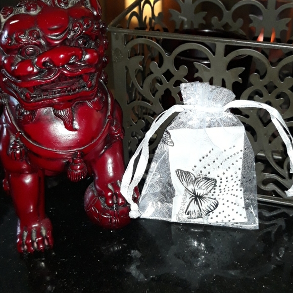 White Howlite Pendulum in mesh butterfly bag - Picture 7 of 8